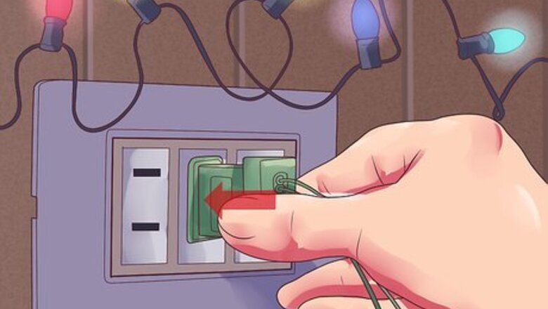 How to Hang Lights on a Christmas Tree