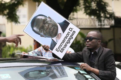 Zimbabwe's Emmerson Mnangagwa to Return Home After Mugabe Resignation