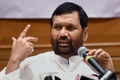 States Asked to Buy Grains Via OMSS For Distribution to Poor Not Covered Under PDS: Paswan