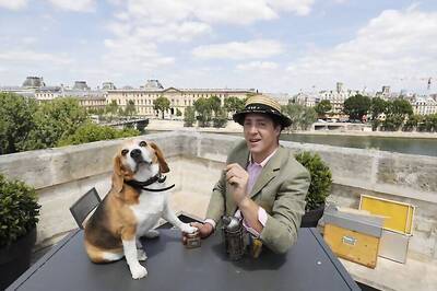 Buzz Fed: Paris Rooftops are Raising Beehives to Aid Declining Bee Populations