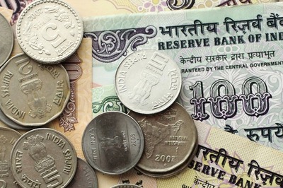 Rupee Gains 2 Paise to 77.59 Against US Dollar in Early Trade