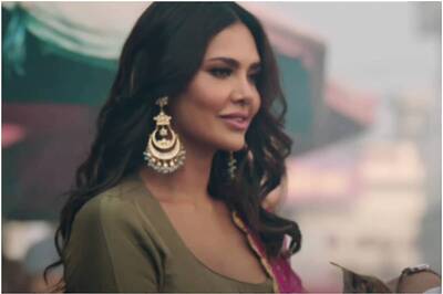 Esha Gupta Temporarily Goes off Social Media