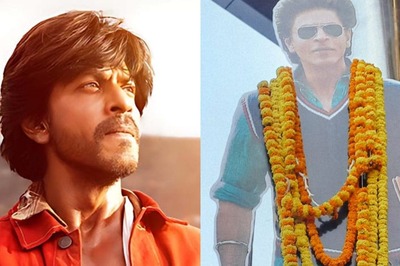 Shah Rukh Khan's Hilarious Reply To Fan's Photos Leaves Internet In Splits: 'Peeche Ki Phool Mala...'