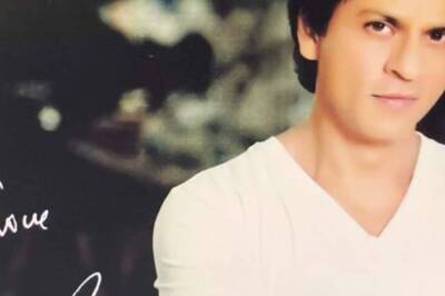 Shah Rukh Khan Sends Signed Photos to Egyptian Travel Agent Who Helped Indian Woman