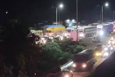Huge Traffic Jam on Pune-Bengaluru Highway Due to Ganesh Chaturthi Rush; Khambatki Ghat at Standstill