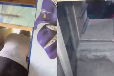 J&K: 4 Hizbul Terrorists Killed in Kulgam Encounter Hid in Bunker Concealed Behind Cupboard | WATCH