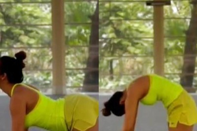 Malaika Arora Teaches Fans To Reduce Emotional Stress With a Simple Yoga Pose; Watch