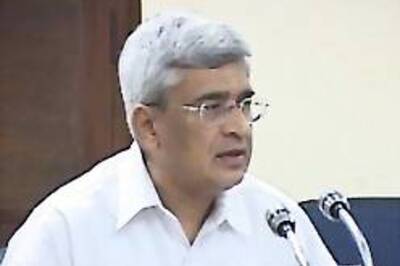 CPM defends Basu's comments, slams Cong, BJP