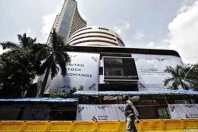Sensex falls 153 points, ignoring FDI norms as rupee weakens