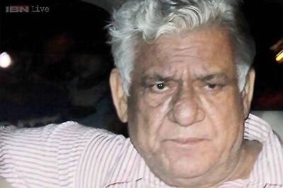 Om Puri gets bail, leaves for shooting in Britain