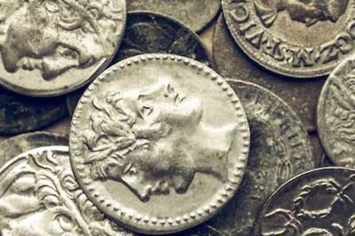 UK Couple Discovers 1000 Ancient Coins Under Kitchen Floor