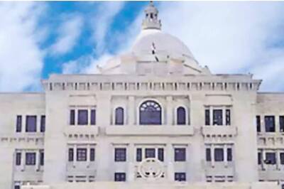 Man Attempts Self-immolation Outside Lok Bhawan in Lucknow