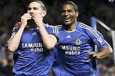 Chelsea ride on goals by Drogba, Lampard; enter final