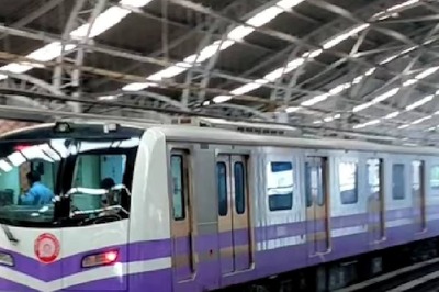Kolkata: 'Metro Ride' App Hits 4 Lakh Downloads, Revolutionizes Commuter Experience