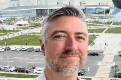 Sean Gunn Discusses His Plans About Playing Maxwell Lord In Traditional Way