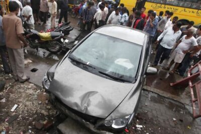 Five members of family killed in road mishap in Maharashtra