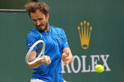 Daniil Medvedev Tops Alexander Zverev in 'Crazy' Match to Reach Indian Wells Quarters