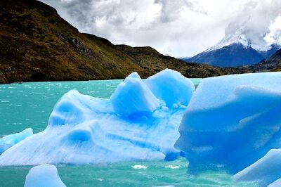 Iceland Commemorates First Glacier Lost to Climate Change, Scientists Warn 400 More Risk Same Fate