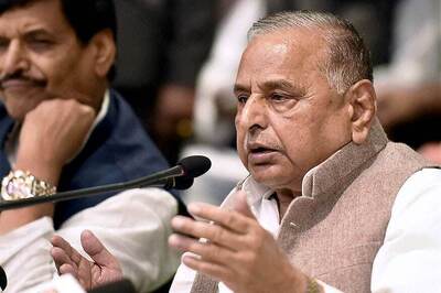 Supreme Court Rejects Plea Seeking Lodging of FIR Against Mulayam Singh Yadav