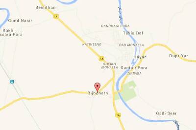 J&K: Terrorists attack CRPF convoy in Bijbehara, five men injured