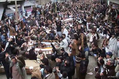 Pakistan: Hazara Shias protest against attacks