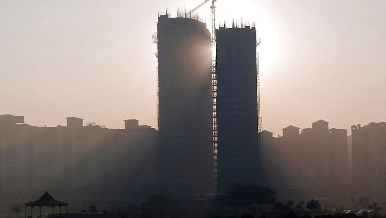 Realtors Hail Govt Decision to Increase Carpet Area Under PMAY