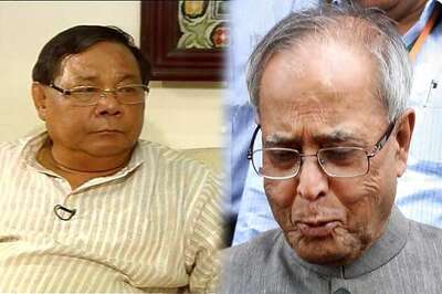 Mulayam 'votes' for Sangma, then for Pranab