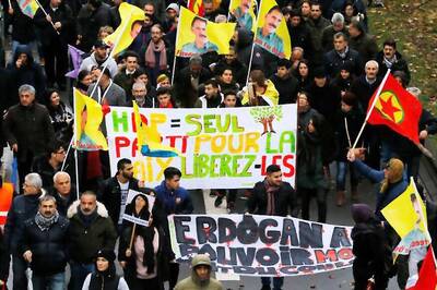 Turkey Plans Spring Referendum on Stronger Presidency, Election in 2019