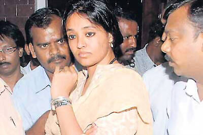 Actor Ranjitha to move court against Kanchi seer