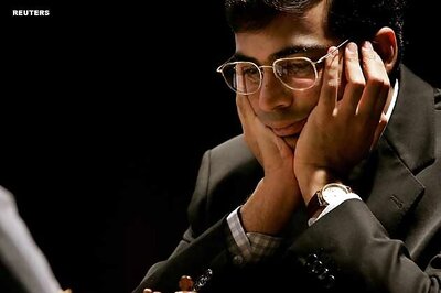 Viswanathan Anand draws with Peter Svidler; joint second now