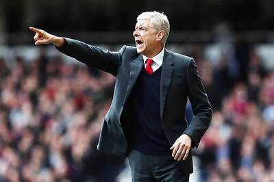 EPL Roundup: Arsenal, Tottenham Fire Blanks to Hand Man City Initiative