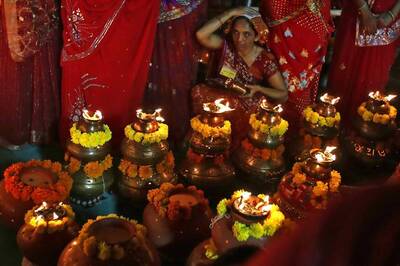 Why is Navratri Celebrated Among Hindus in Autumn Every Year
