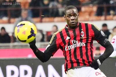 AC Milan held to a to 1-1 draw by 10-man Genoa