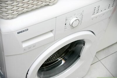An Expert-Approved Guide to Naturally Cleaning a Washing Machine at Home