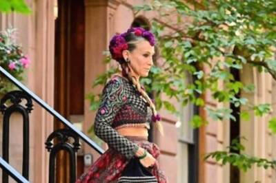 Sex and the City Fame Sarah Jessica Parker Poses in Lehenga by Indian Designers, See Photos