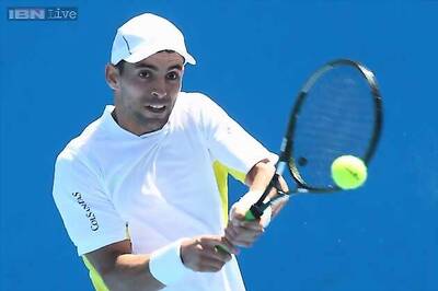 Santiago Giraldo upsets 2nd-seeded Tommy Robredo in Houston