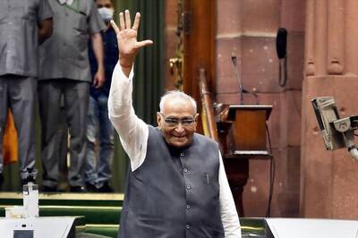 Guarding Deep Cong Secrets, Motilal Vohra & Ahmed Patel Until Last Month Were Signing Cheques at Party HQ