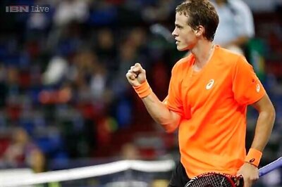 Pospisil beats Hewitt in straight sets in Vienna opener