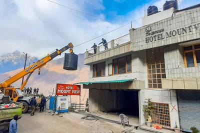 News18 Afternoon Digest: Home Minister Holds Meet, Amid Panic & Tears in Sinking Town; Over 1.5 Lakh Road Accident Deaths in 2021 & Other Stories