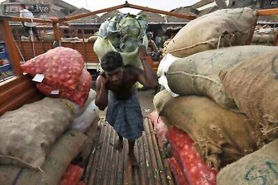 Agricultural exports up 5.1% to US dollar 37.29 billion in 2013-14: Survey