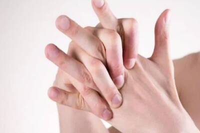 Cracking Knuckles May Not Be As Bad You Have Been Told. Know More Here