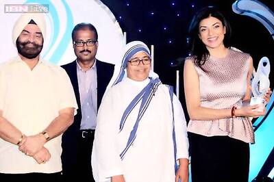 Sushmita Sen receives Mother Teresa International Award