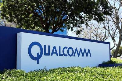 US President Donald Trump Halts Broadcom Takeover of Qualcomm