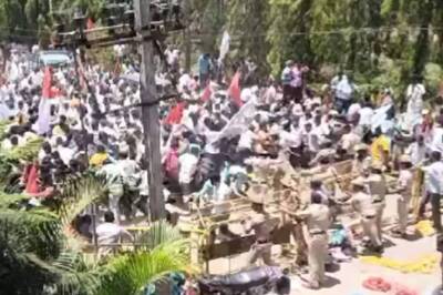 Yediyurappa's House Attacked in K'taka During Banjara Community Protest Over Reservation, Sec 144 Imposed | WATCH