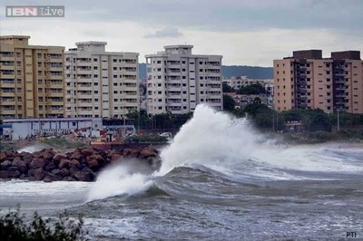 Cyclone Hudhud weakens; power, communication hit in AP, Odisha, death toll reaches eight