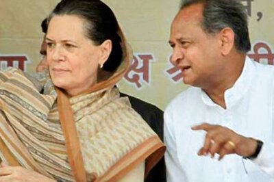 'Let MLAs Decide': Unwilling to Vacate Rajasthan's Cockpit for Pilot, Gehlot's Googly in Meet with Sonia