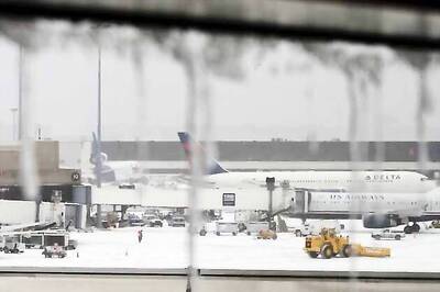 Around 1000 flights cancelled in US due to winter snow storm