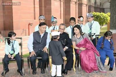 President gives awards to 20 children for exceptional achievement