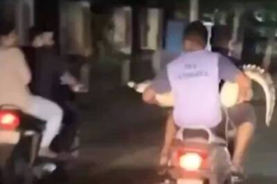 Gujarat Men Transport Crocodile on Two-wheeler, Internet Says ‘India is Not for Beginners’