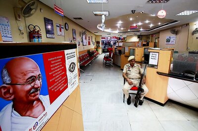 Bank Employees Demand More Cleanliness at Branches, Flexibility in Work Hours after Covid-19 Deaths
